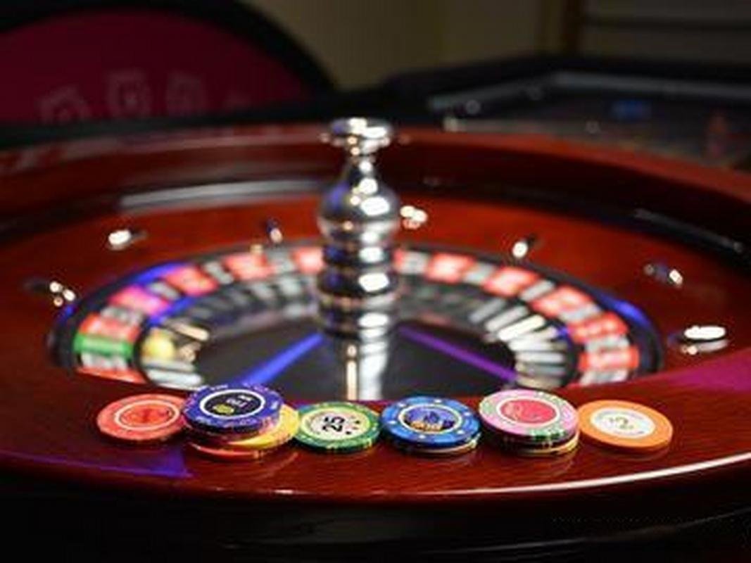 Paytable lengkap dengan nilai pembayaran untuk setiap simbol Paytable Dragon Hatch menampilkan semua simbol dan pembayaran